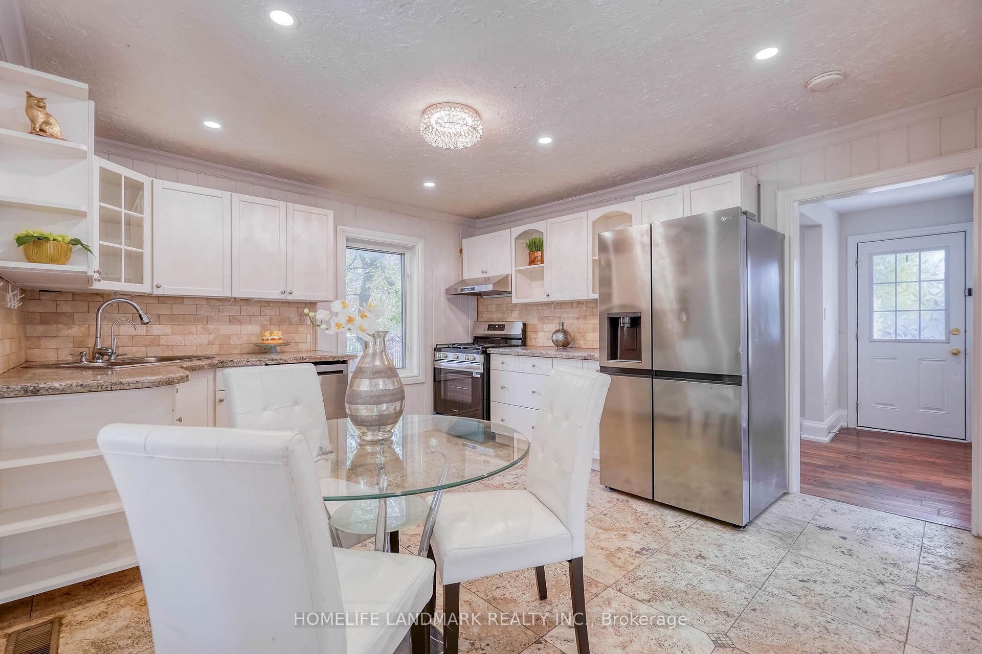 Photo 12 of 115 Crosby Avenue, Richmond Hill, Crosby — HOMEH