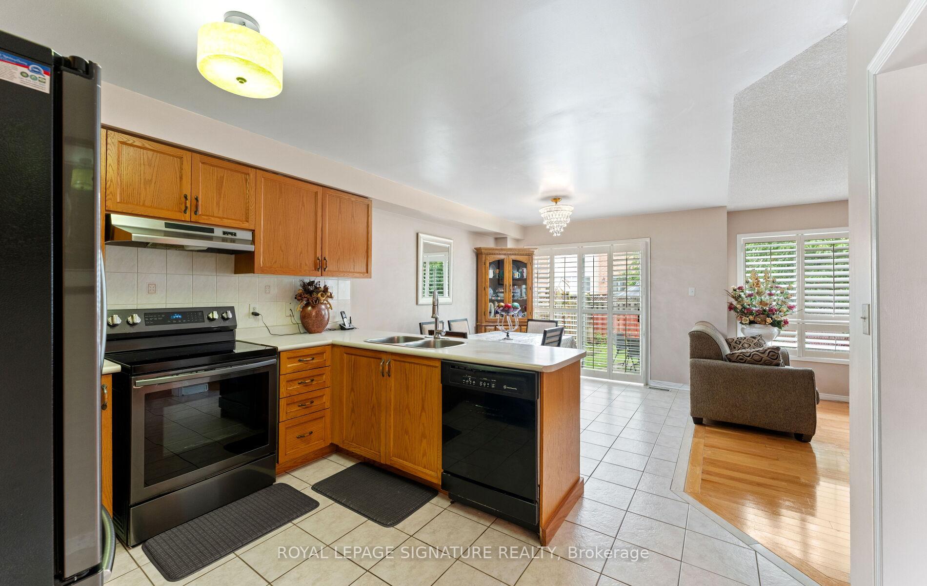 Photo 11 of 3252 Laburnum Crescent, Mississauga, Lisgar — HOMEH