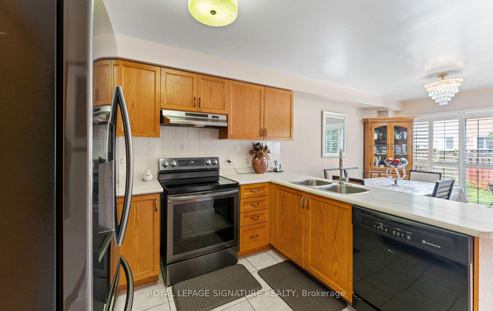 Photo 15 of 3252 Laburnum Crescent, Mississauga, Lisgar — HOMEH
