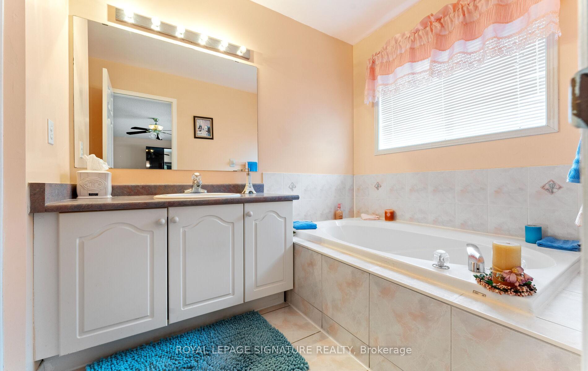 Photo 22 of 3252 Laburnum Crescent, Mississauga, Lisgar — HOMEH