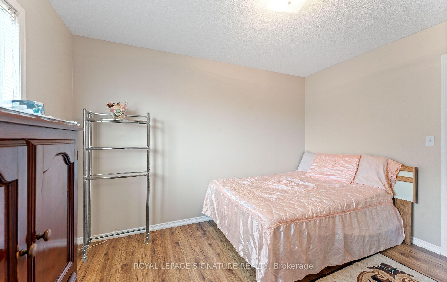 Photo 24 of 3252 Laburnum Crescent, Mississauga, Lisgar — HOMEH
