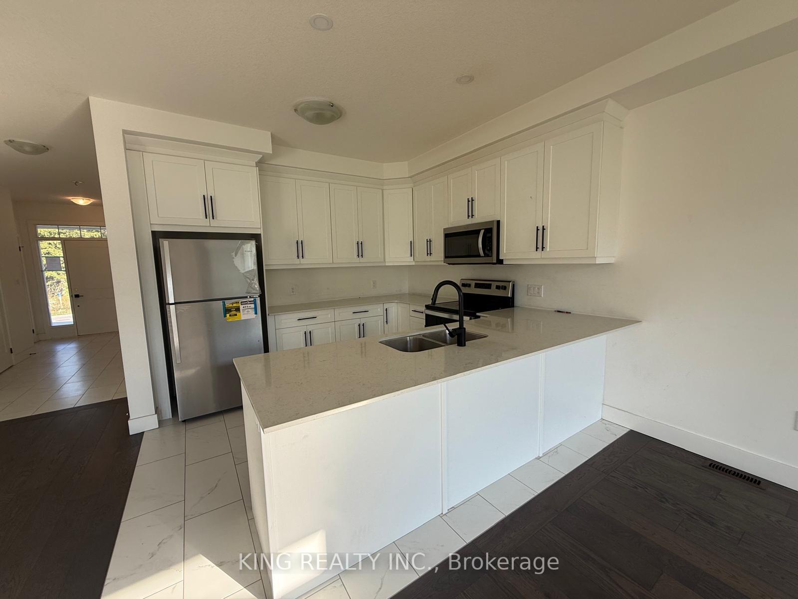 Photo 6 of Unit upper, 27 Christopher Court, London, South J — HOMEH