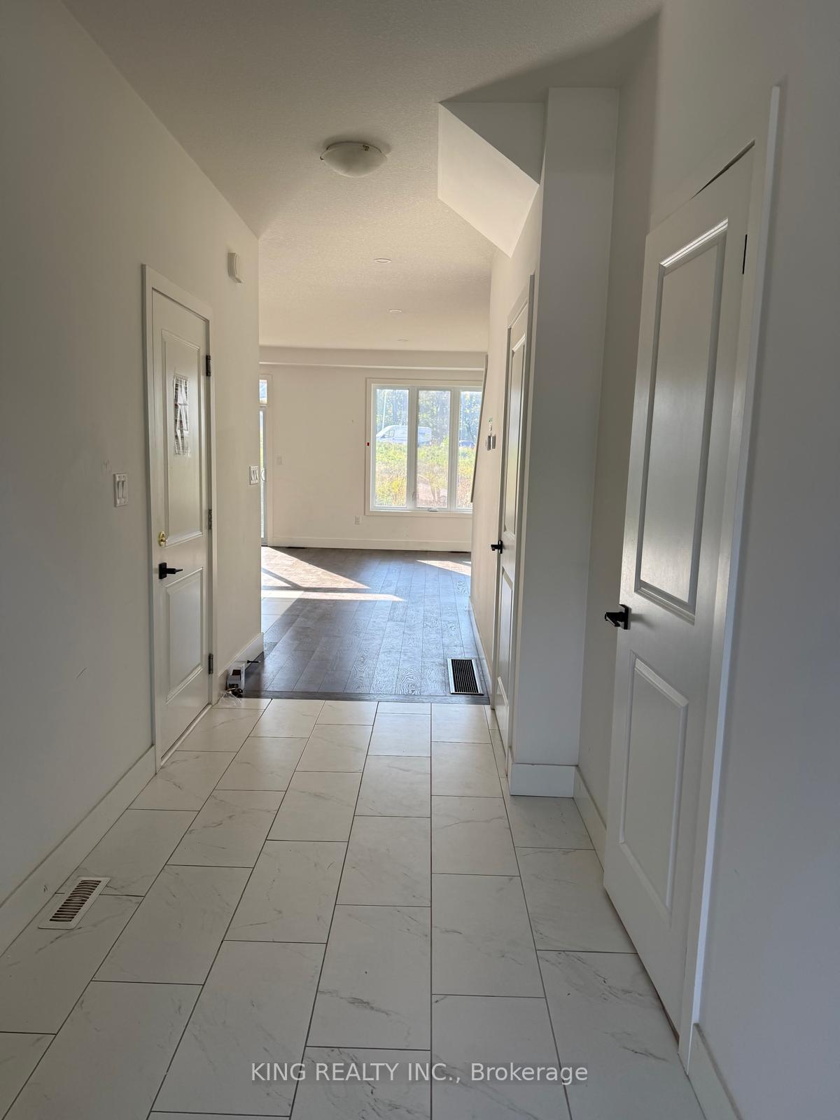 Photo 5 of Unit upper, 27 Christopher Court, London, South J — HOMEH