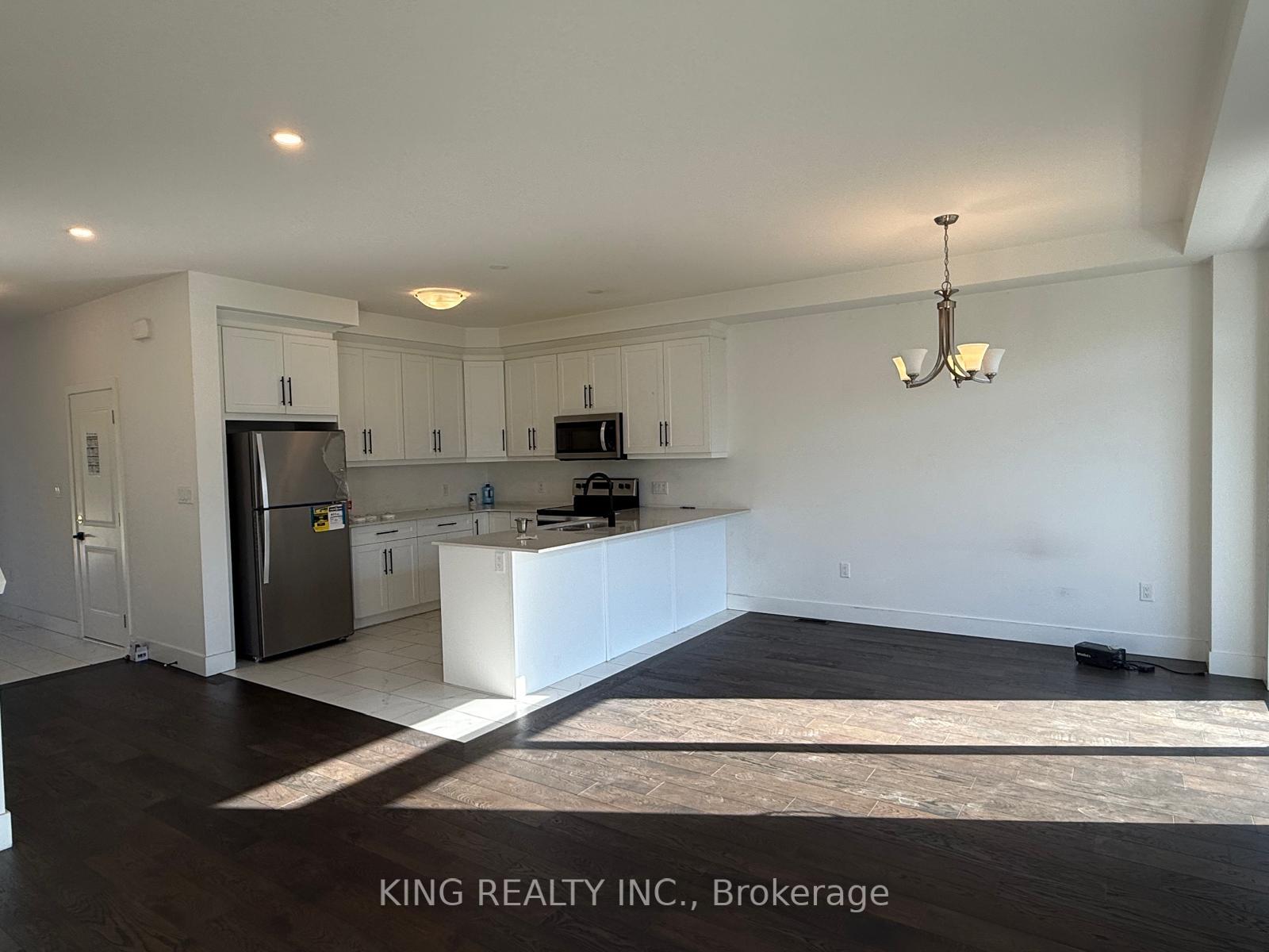 Photo 9 of Unit upper, 27 Christopher Court, London, South J — HOMEH