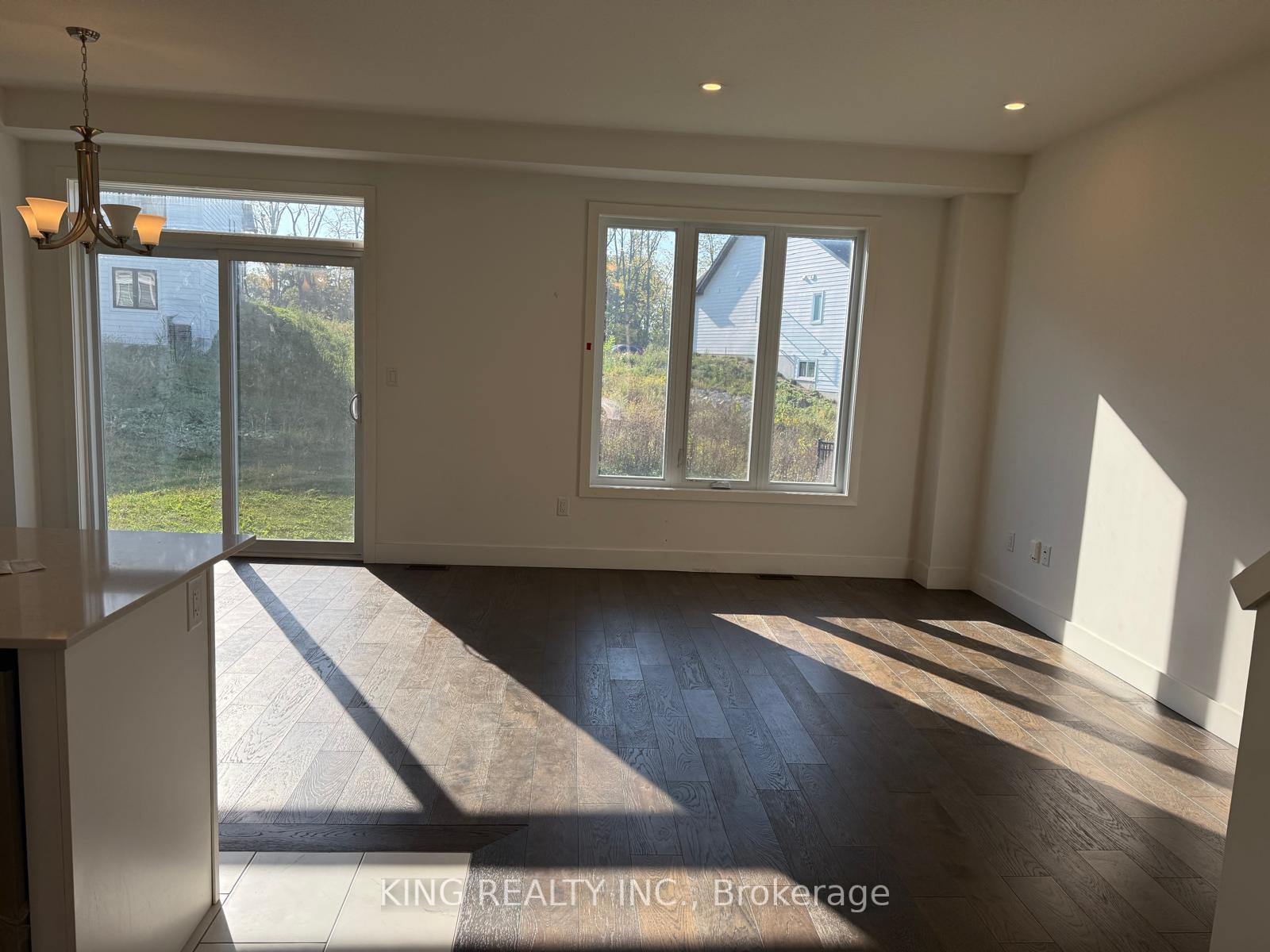 Photo 11 of Unit upper, 27 Christopher Court, London, South J — HOMEH