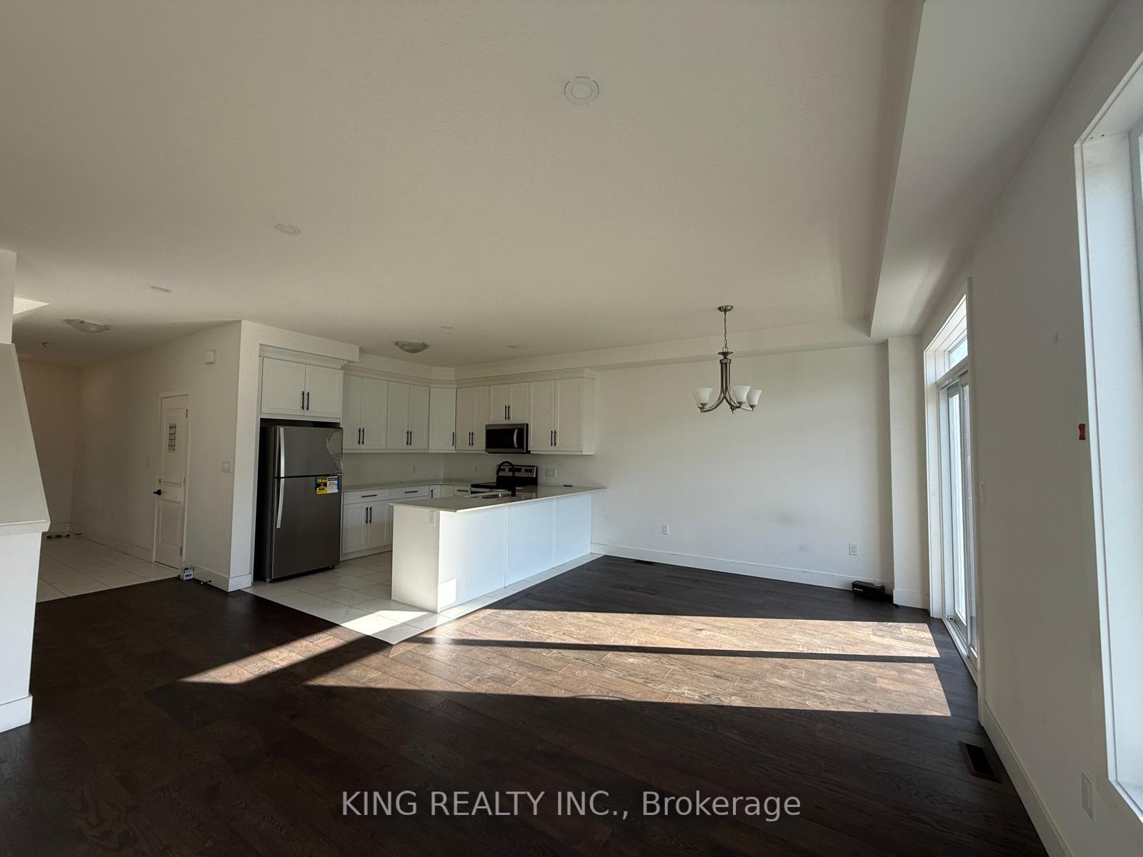 Photo 12 of Unit upper, 27 Christopher Court, London, South J — HOMEH