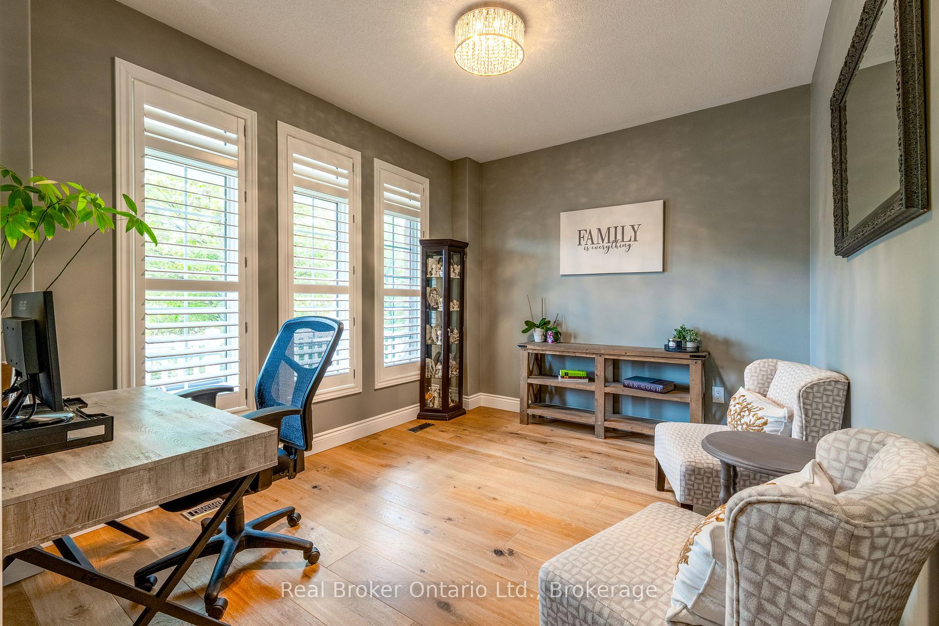 Photo 4 of 50 The Queensway, Barrie, Innis-Shore — HOMEH
