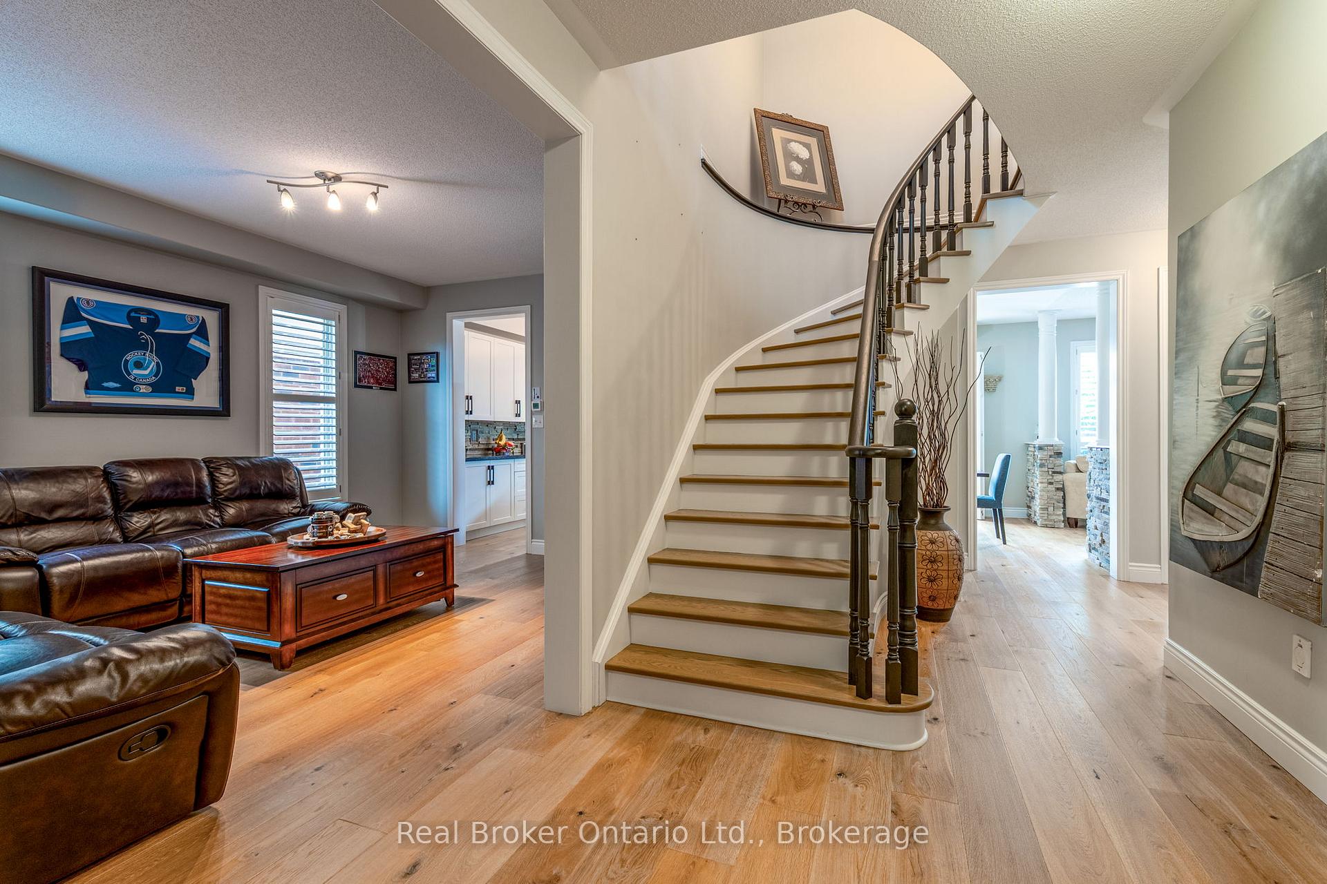 Photo 6 of 50 The Queensway, Barrie, Innis-Shore — HOMEH