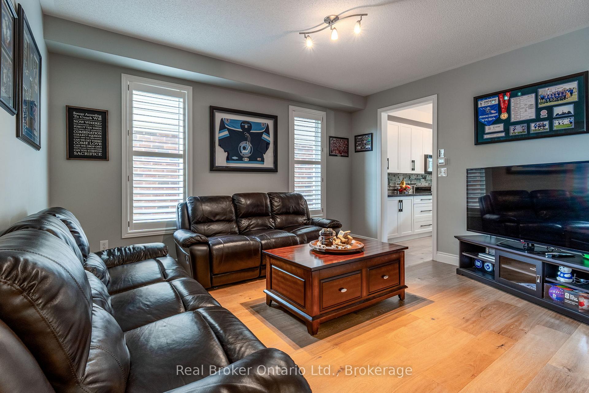 Photo 7 of 50 The Queensway, Barrie, Innis-Shore — HOMEH