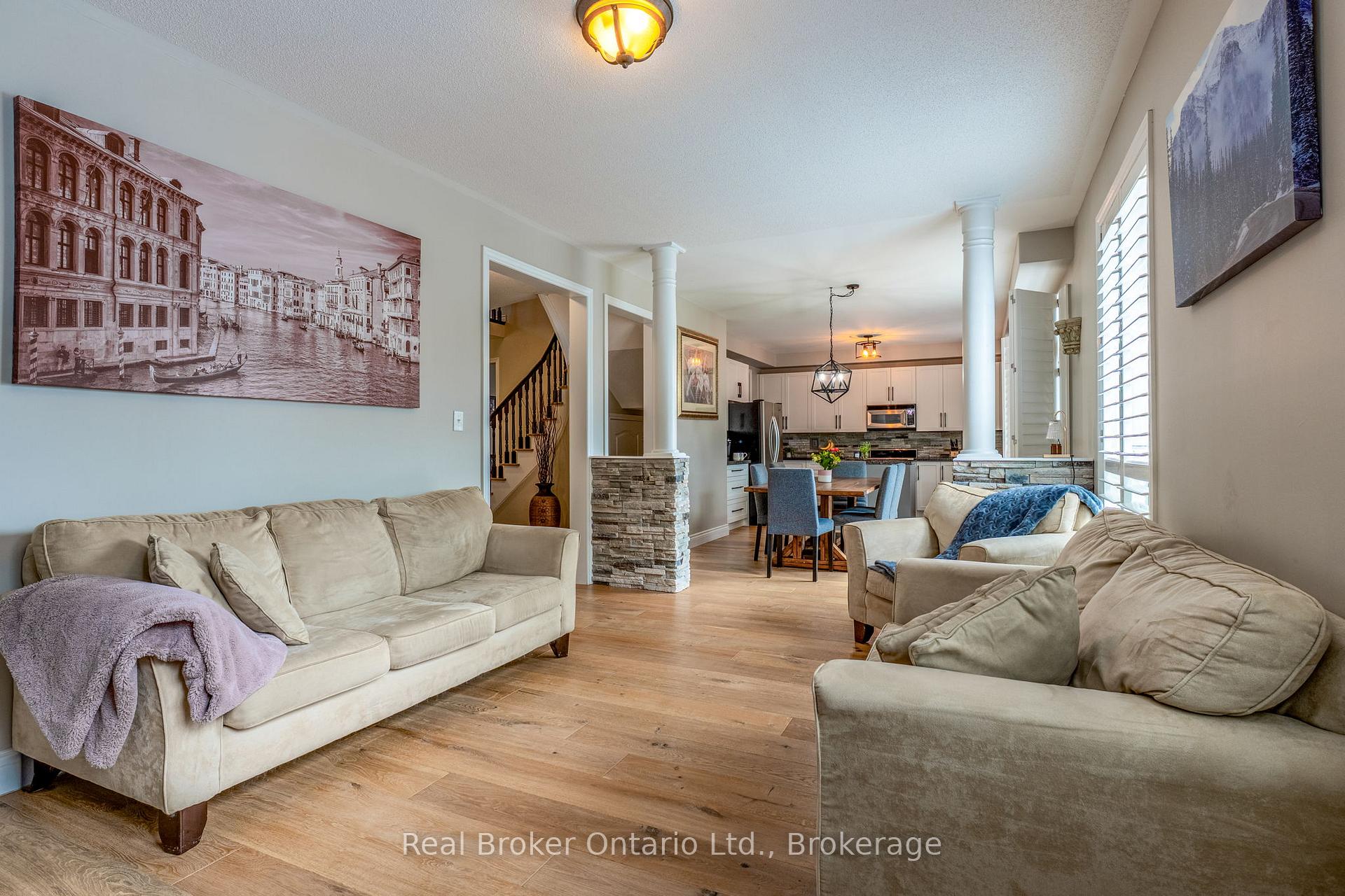 Photo 11 of 50 The Queensway, Barrie, Innis-Shore — HOMEH