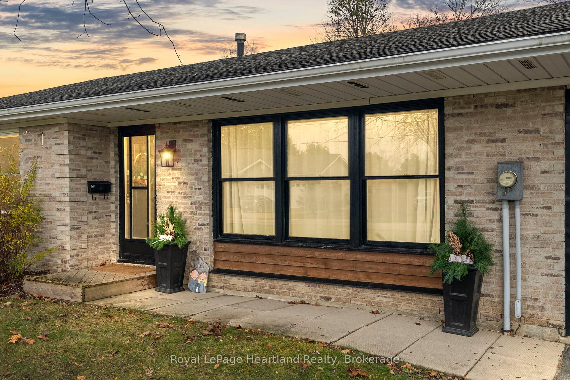 Photo 5 of 156 John Street N, Minto — HOMEH