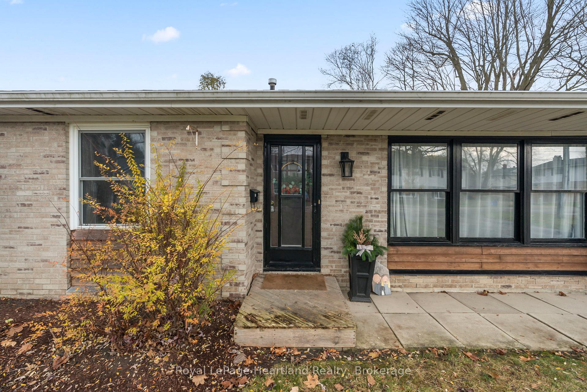 Photo 7 of 156 John Street N, Minto — HOMEH