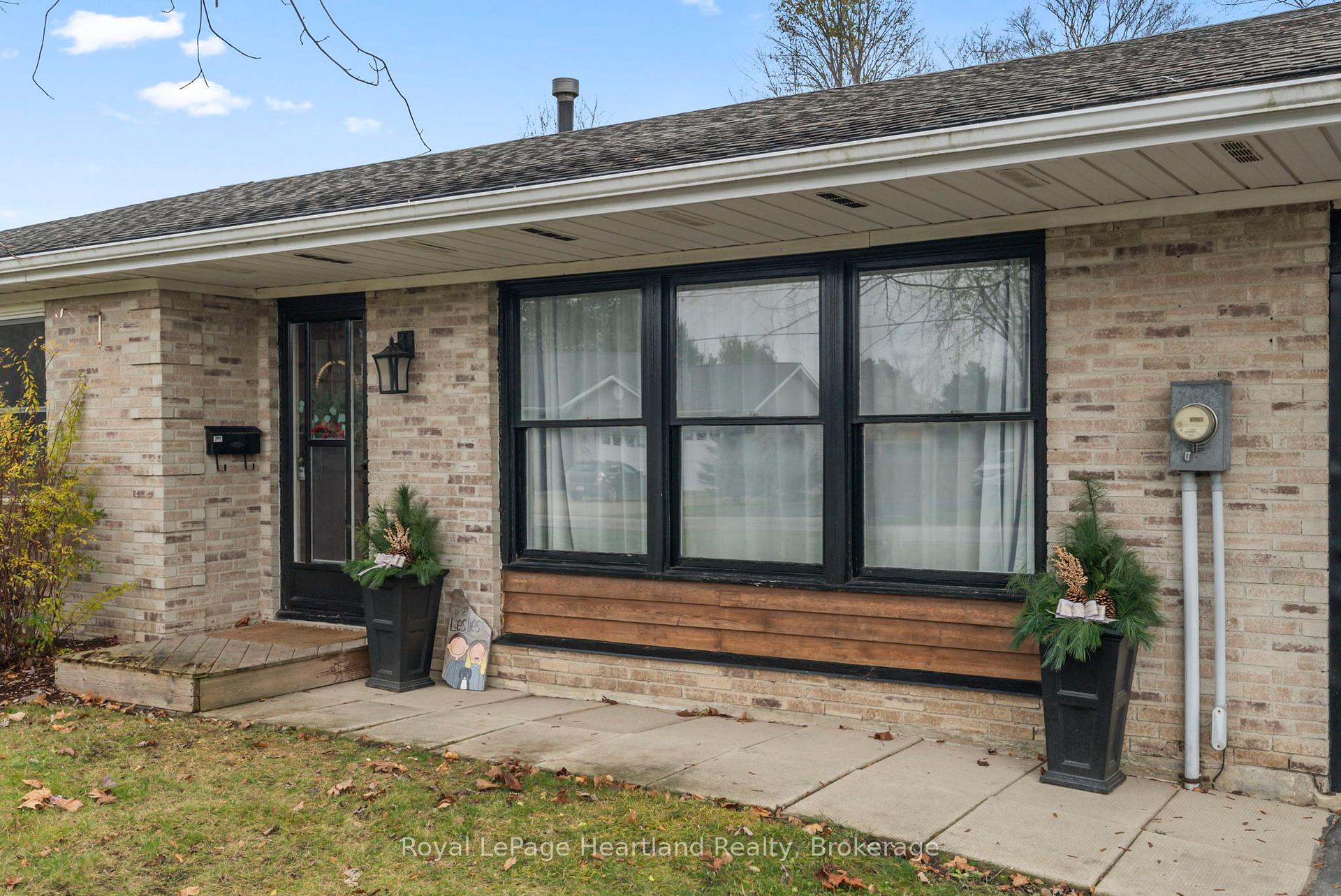 Photo 6 of 156 John Street N, Minto — HOMEH