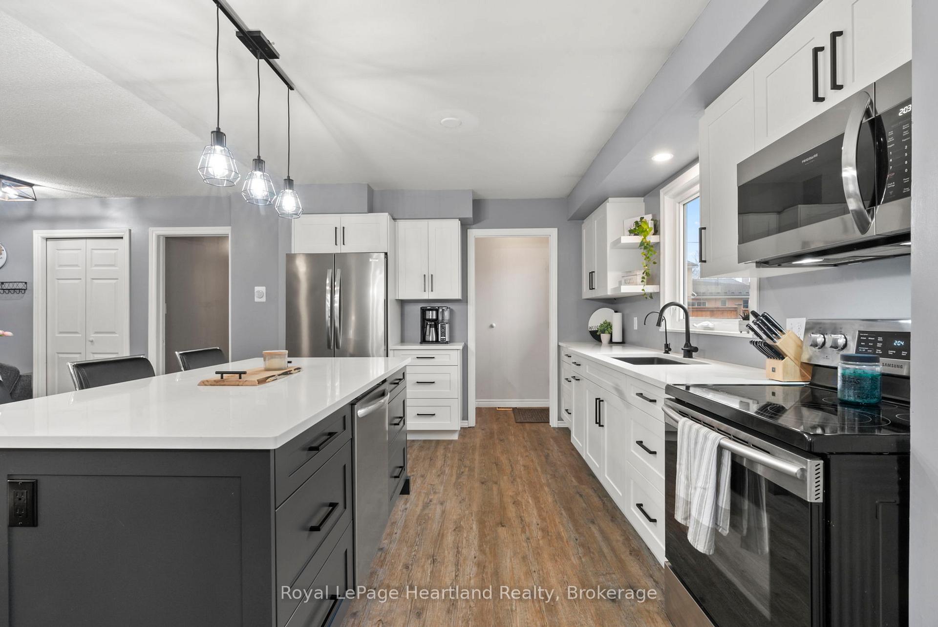 Photo 17 of 156 John Street N, Minto — HOMEH