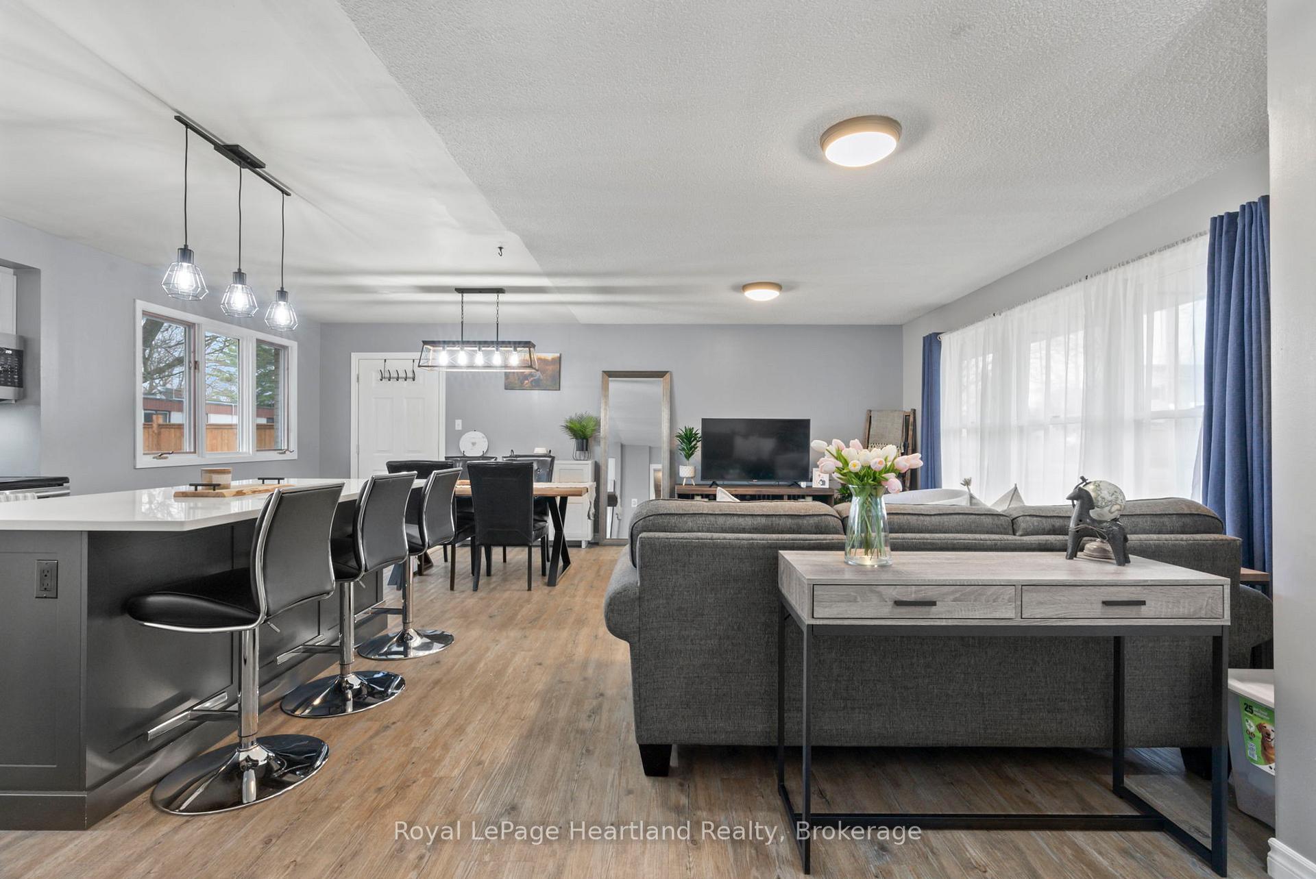 Photo 25 of 156 John Street N, Minto — HOMEH
