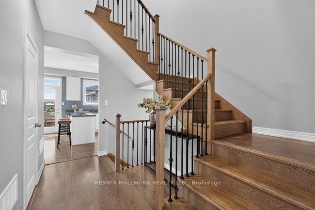 Photo 7 of 3034 Eighth Line, Oakville, Joshua Meadows — HOMEH