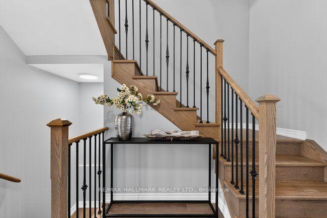 Photo 8 of 3034 Eighth Line, Oakville, Joshua Meadows — HOMEH