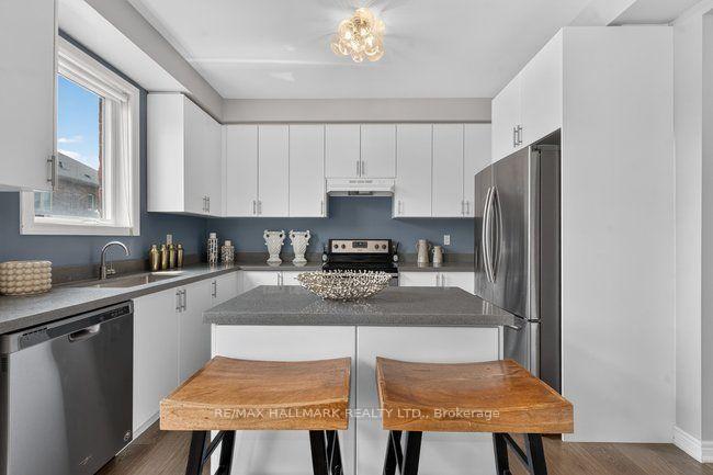 Photo 10 of 3034 Eighth Line, Oakville, Joshua Meadows — HOMEH