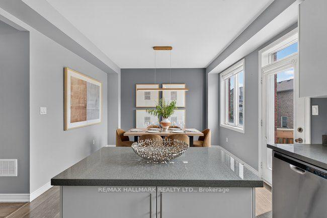 Photo 12 of 3034 Eighth Line, Oakville, Joshua Meadows — HOMEH