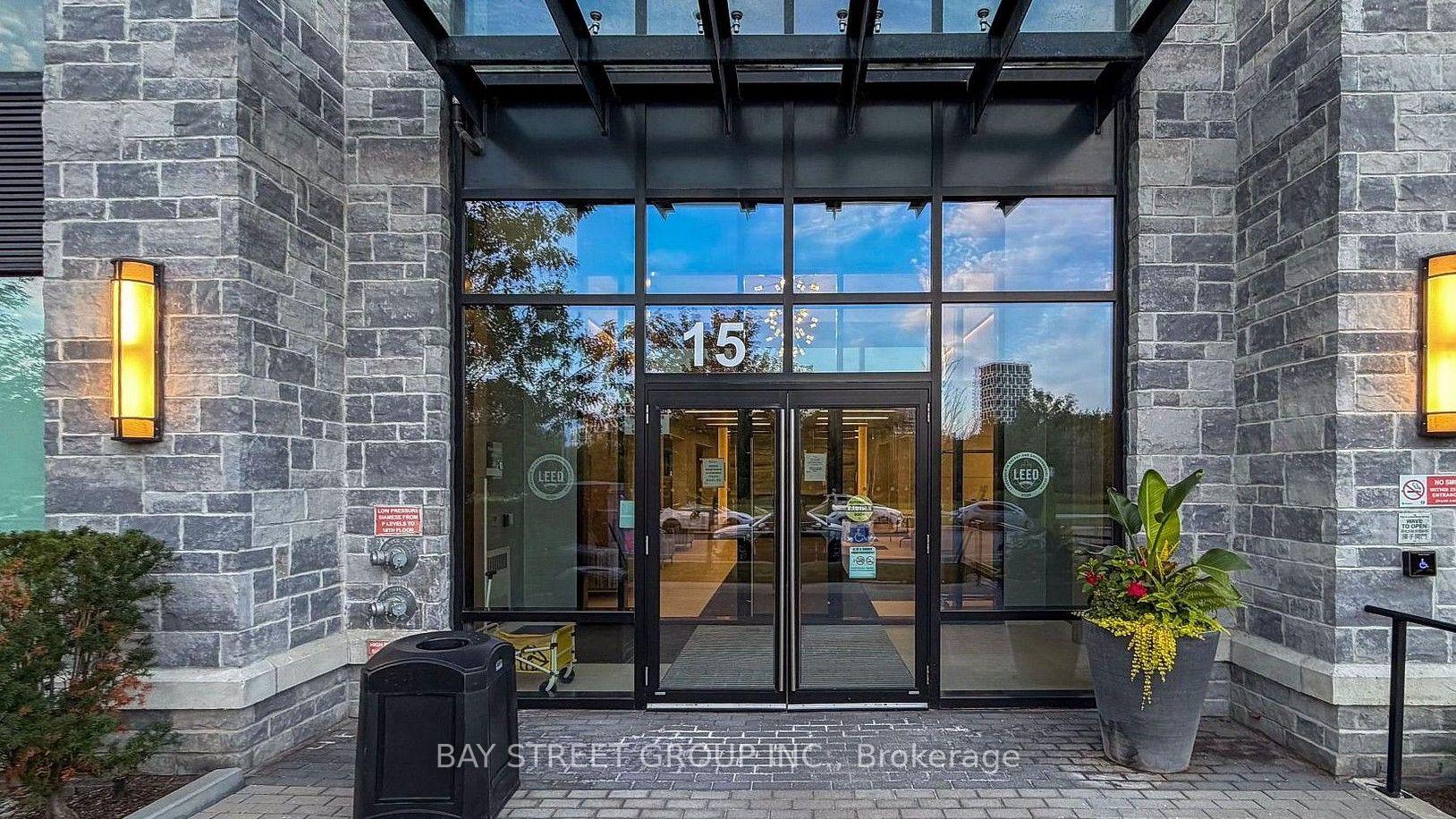 Photo 2 of 15 Water Walk Drive, Markham, Unionville — HOMEH