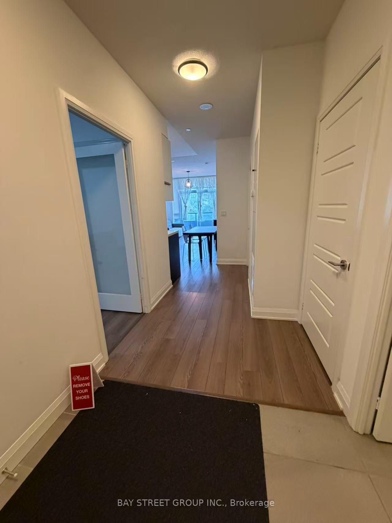 Photo 4 of 15 Water Walk Drive, Markham, Unionville — HOMEH