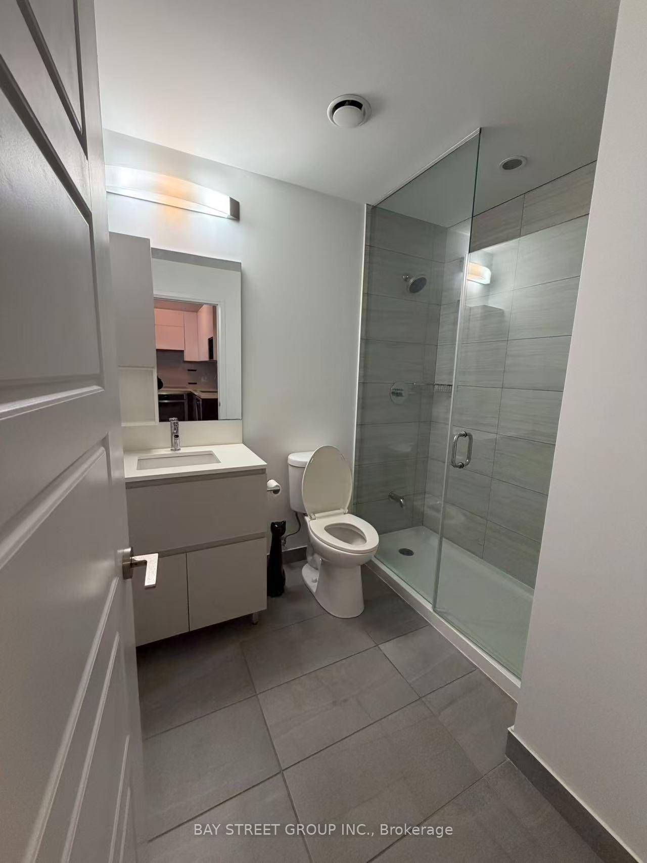 Photo 8 of 15 Water Walk Drive, Markham, Unionville — HOMEH