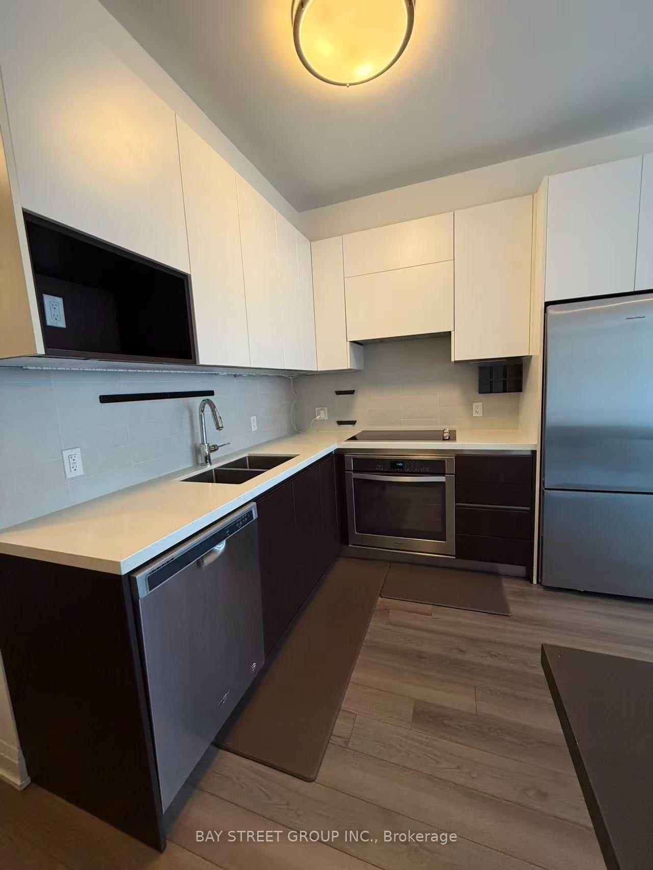 Photo 10 of 15 Water Walk Drive, Markham, Unionville — HOMEH