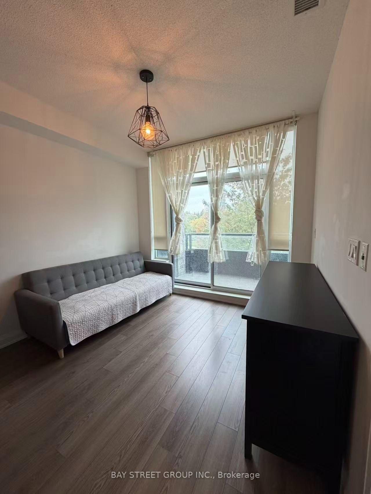 Photo 13 of 15 Water Walk Drive, Markham, Unionville — HOMEH