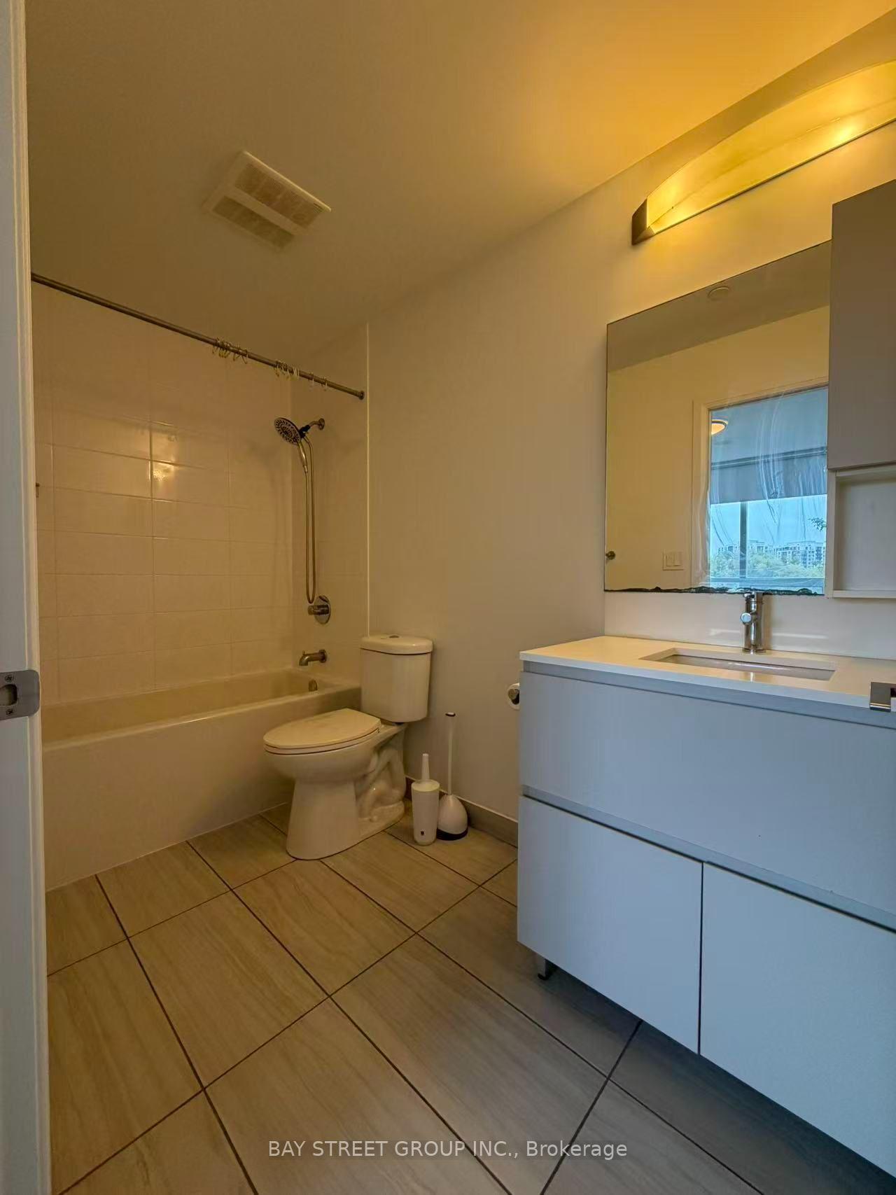 Photo 16 of 15 Water Walk Drive, Markham, Unionville — HOMEH