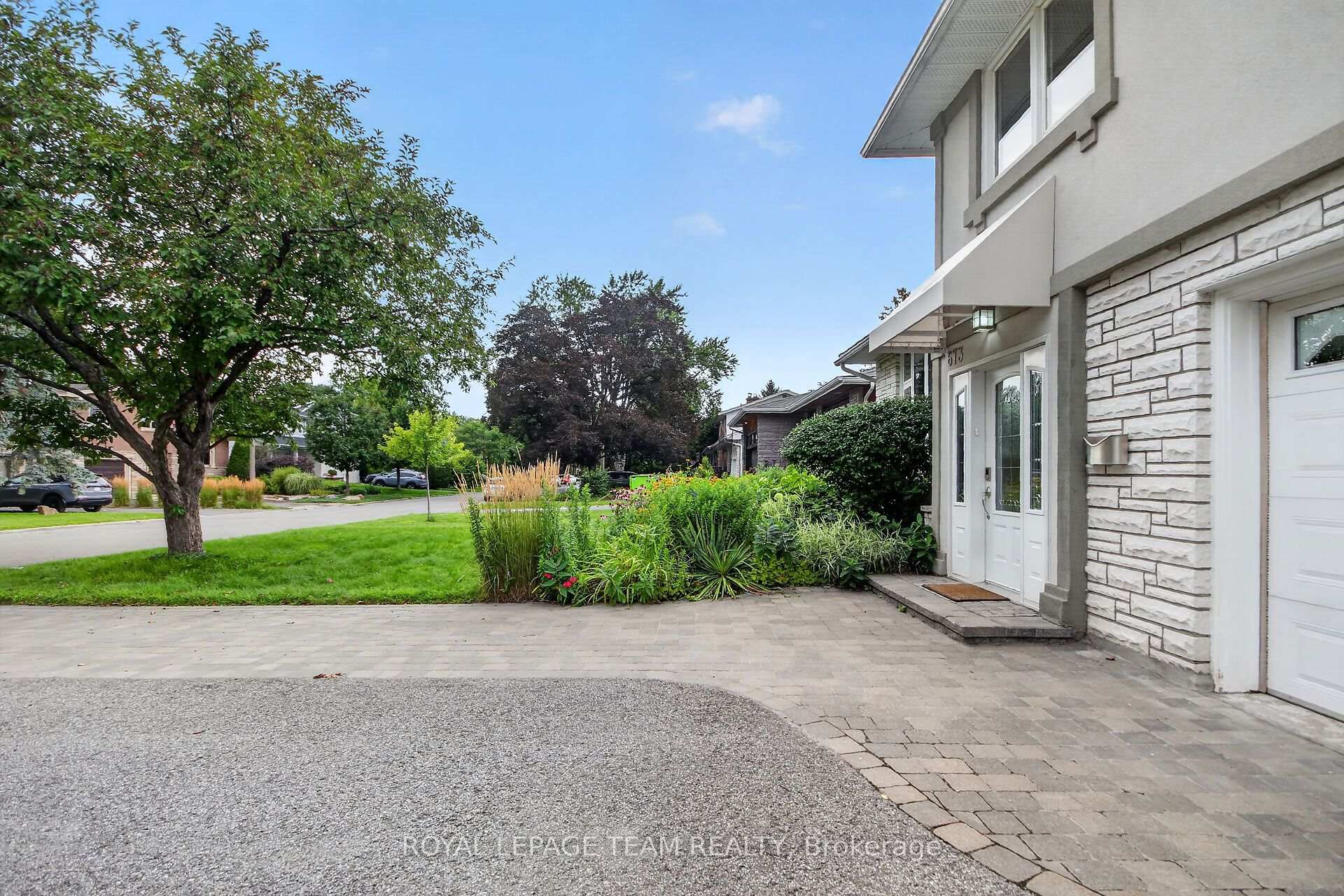 Photo 4 of 673 Golden Avenue, Ottawa, McKellar/Highland — HOMEH