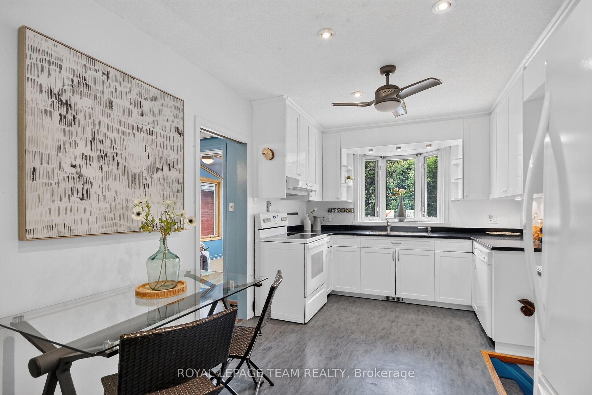 Photo 16 of 673 Golden Avenue, Ottawa, McKellar/Highland — HOMEH