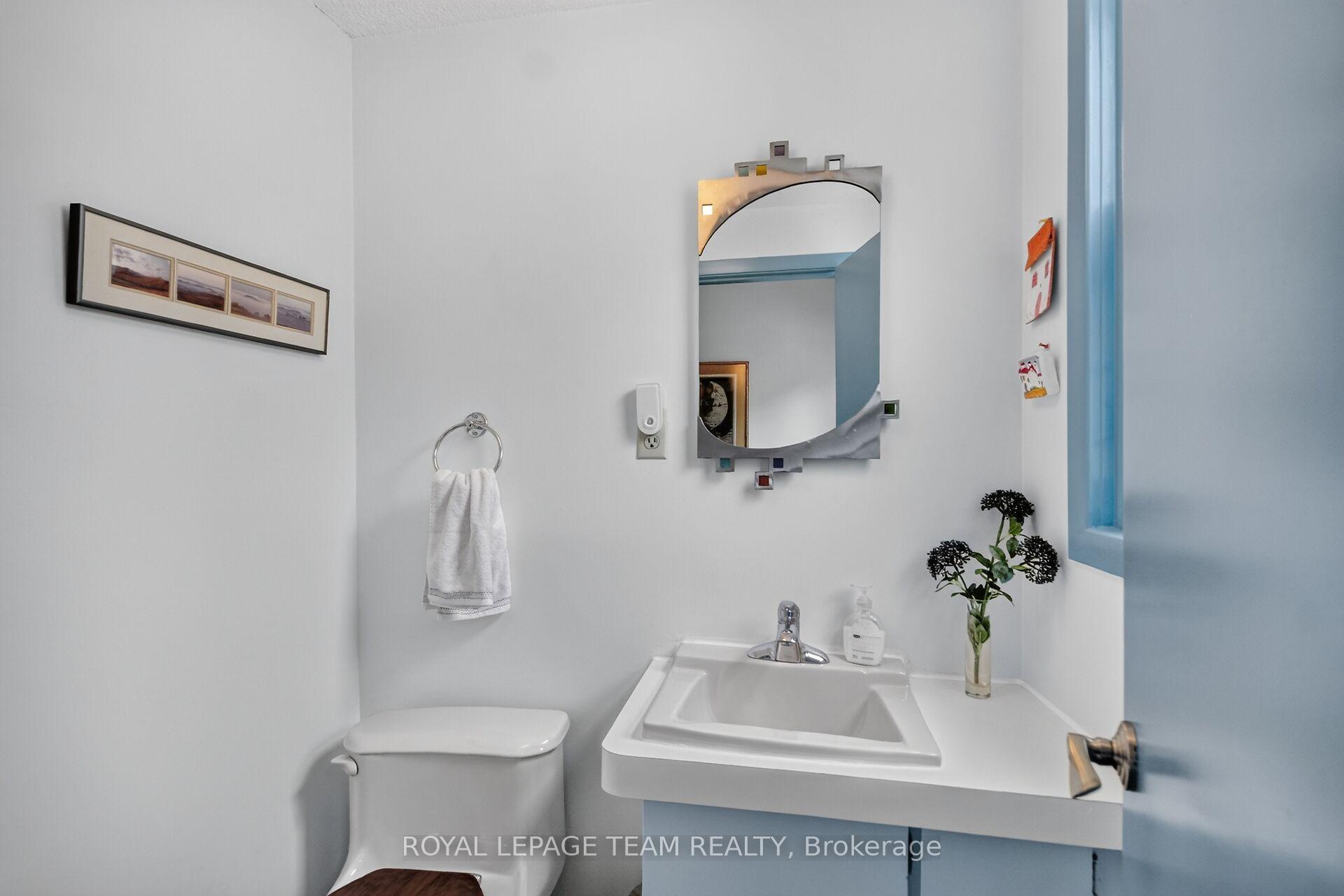 Photo 20 of 673 Golden Avenue, Ottawa, McKellar/Highland — HOMEH