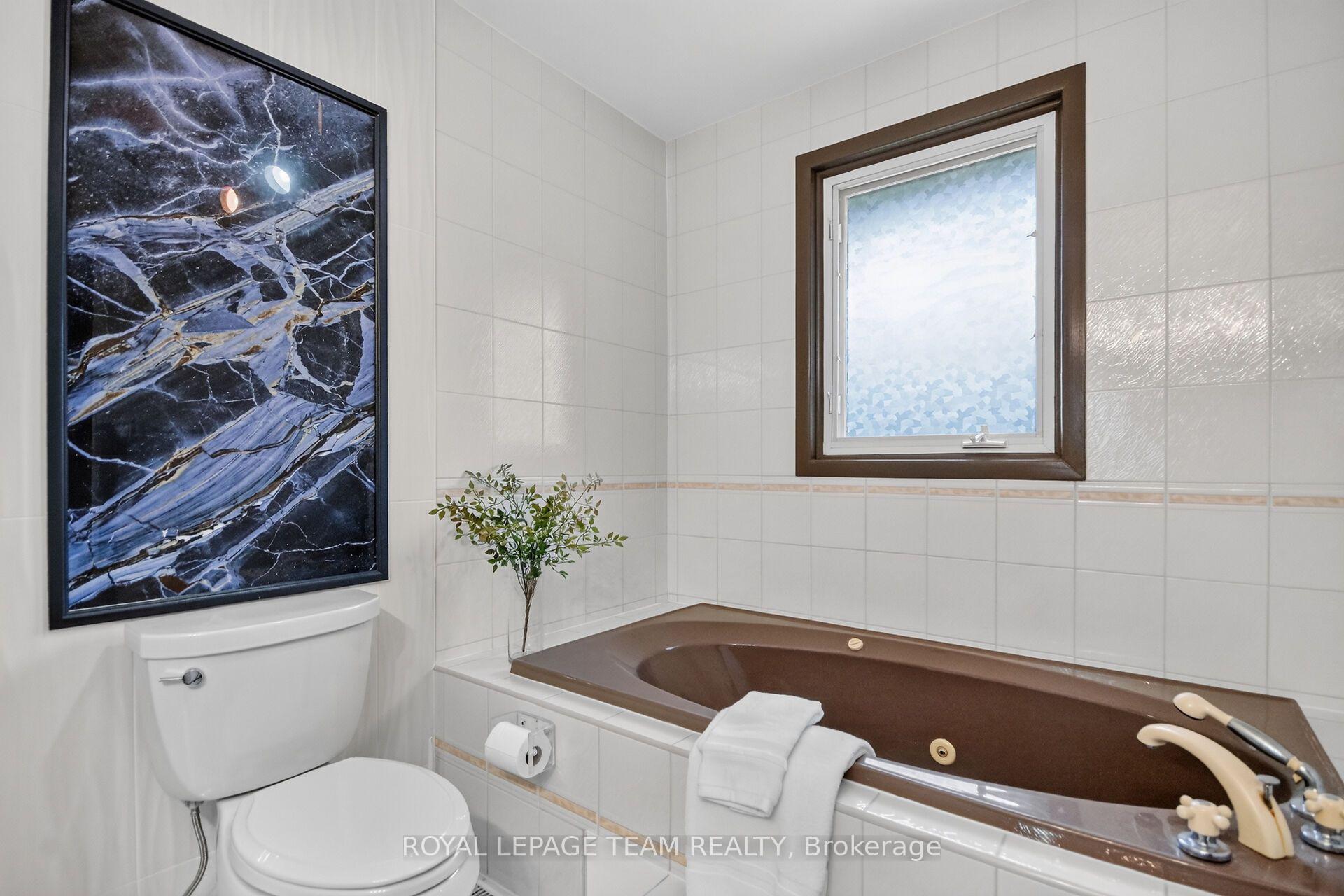 Photo 26 of 673 Golden Avenue, Ottawa, McKellar/Highland — HOMEH