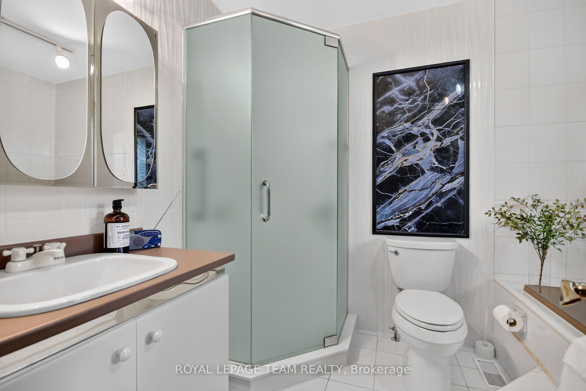 Photo 27 of 673 Golden Avenue, Ottawa, McKellar/Highland — HOMEH