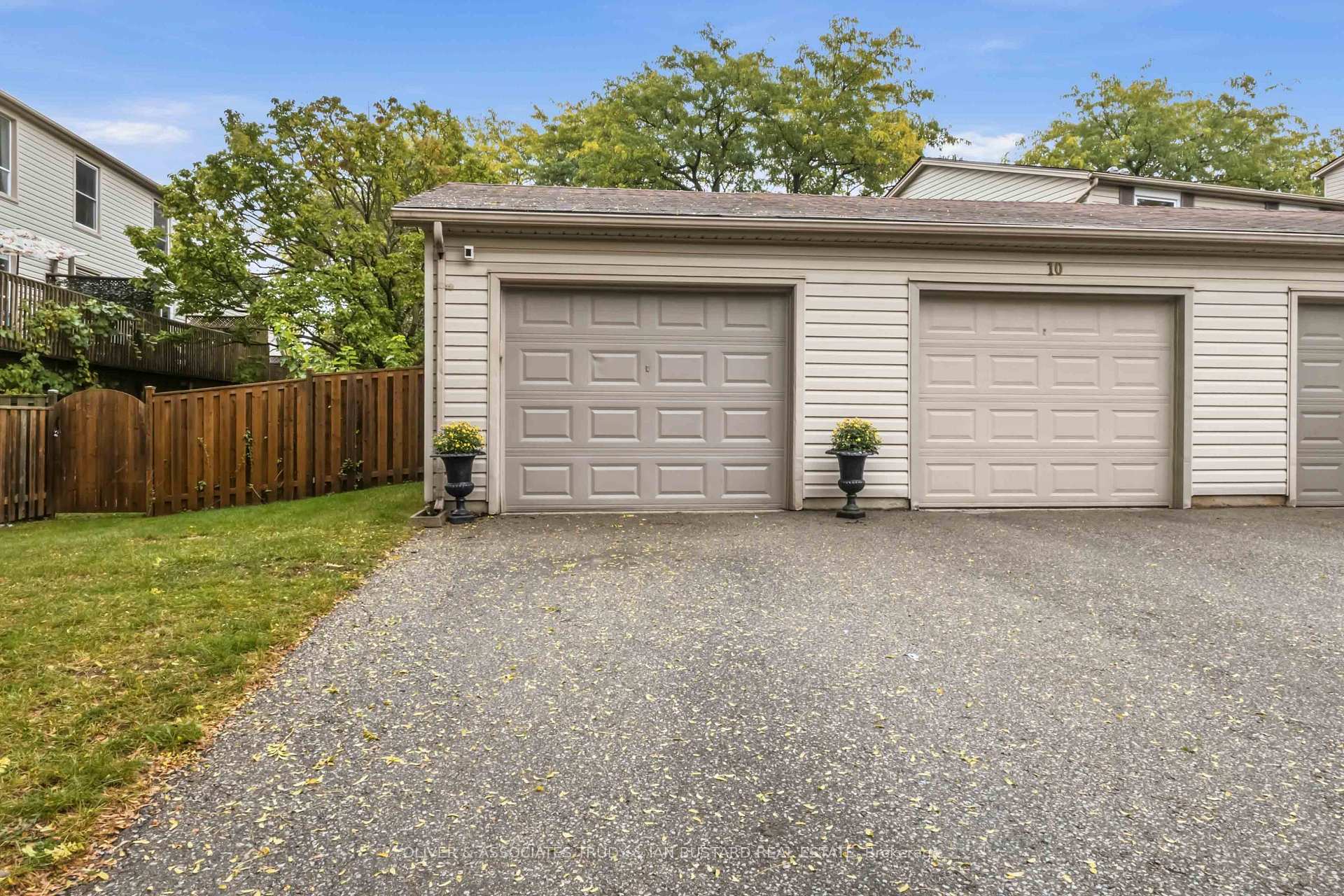 Photo 3 of 109 McMaster Drive E, London, South M — HOMEH