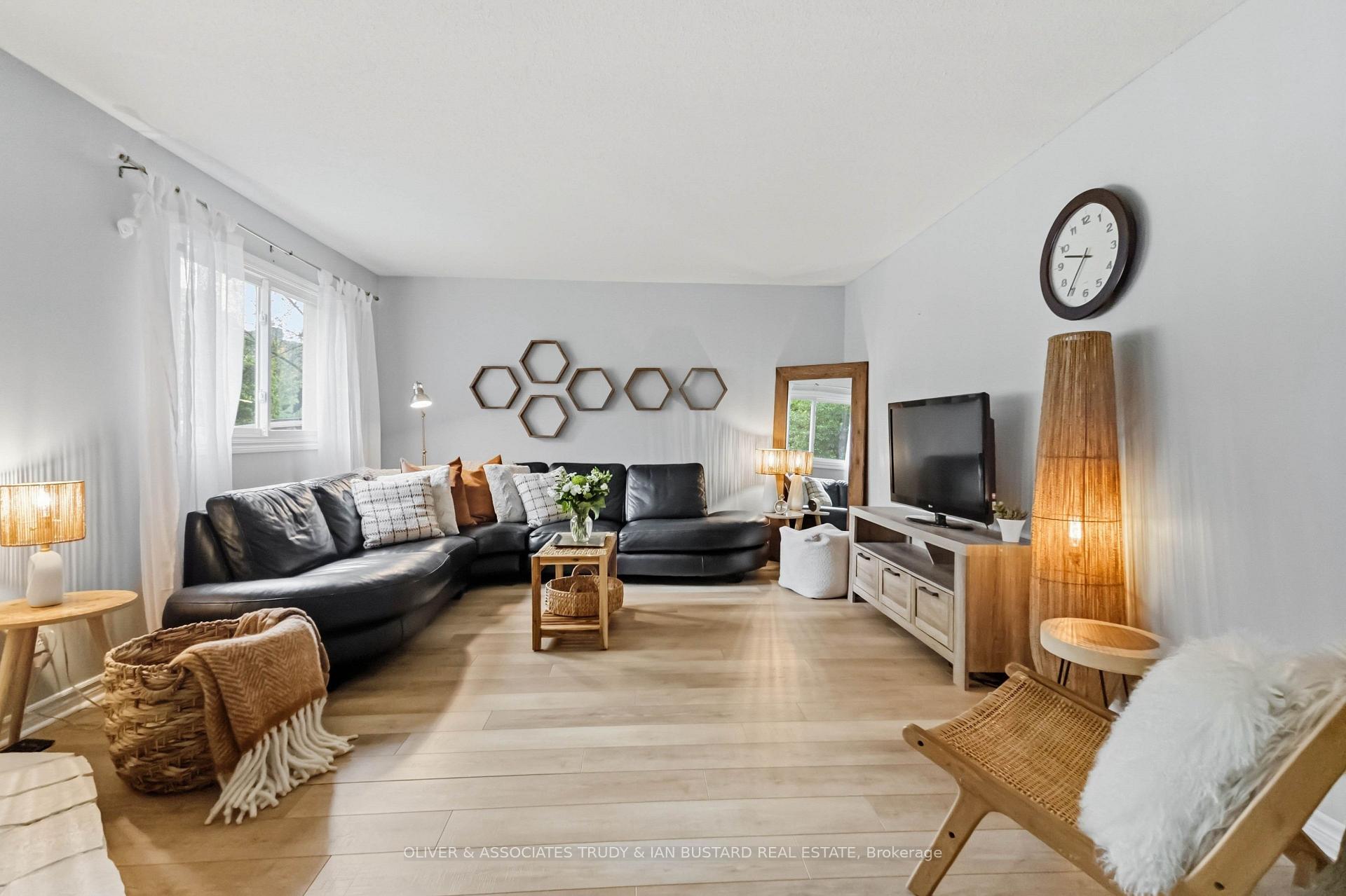 Photo 8 of 109 McMaster Drive E, London, South M — HOMEH