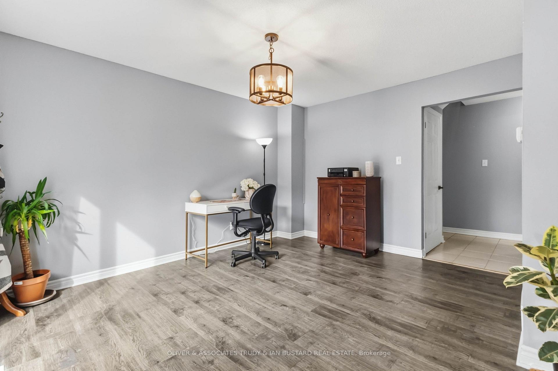 Photo 16 of 109 McMaster Drive E, London, South M — HOMEH
