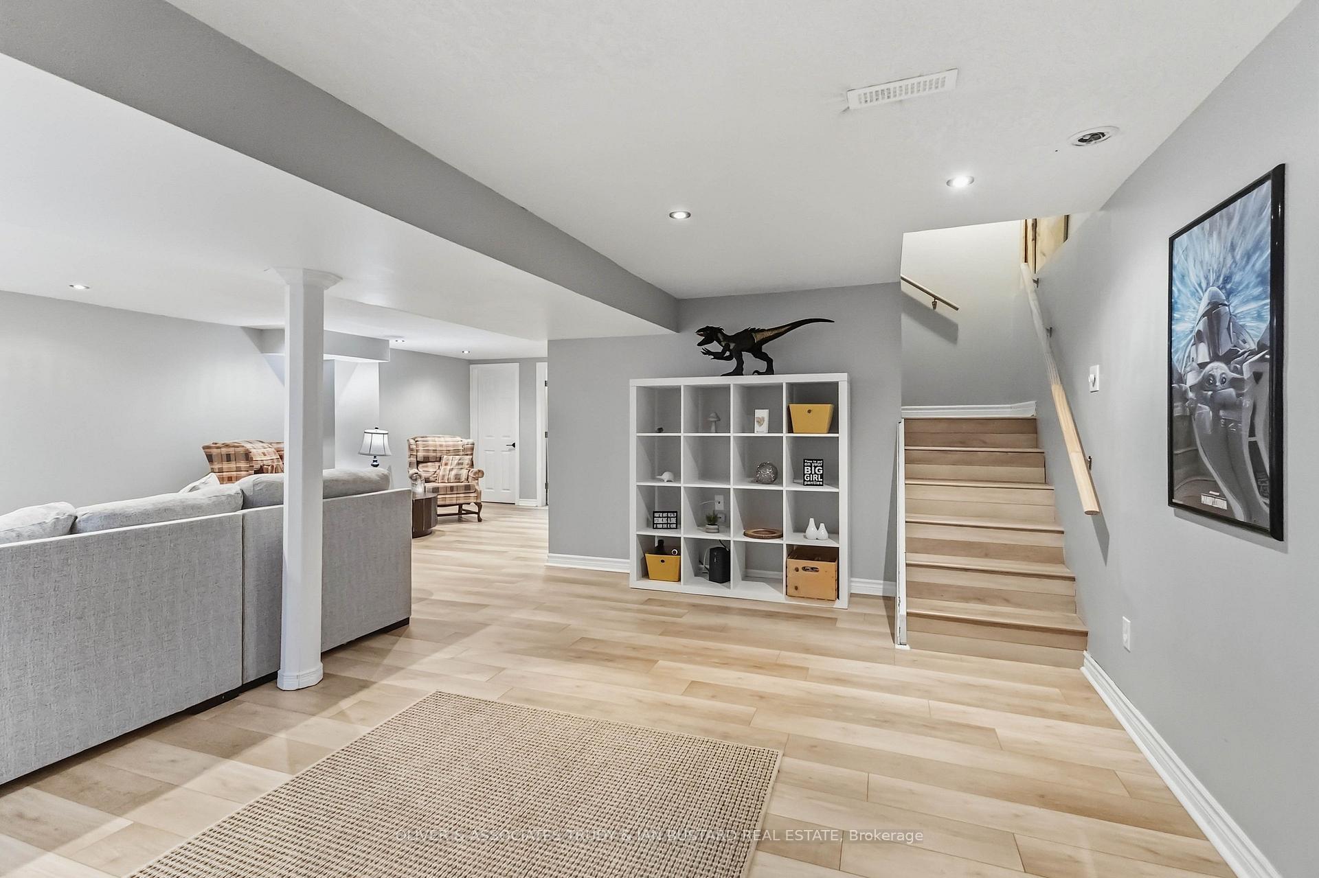 Photo 18 of 109 McMaster Drive E, London, South M — HOMEH