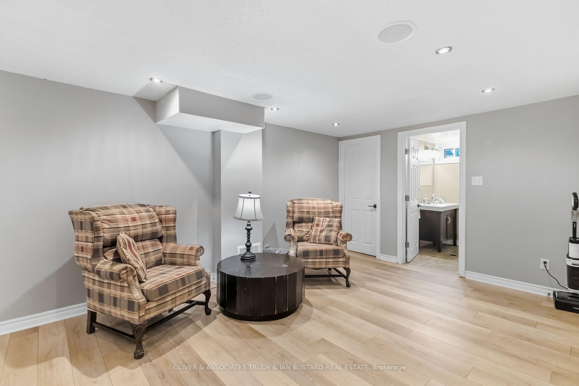 Photo 21 of 109 McMaster Drive E, London, South M — HOMEH