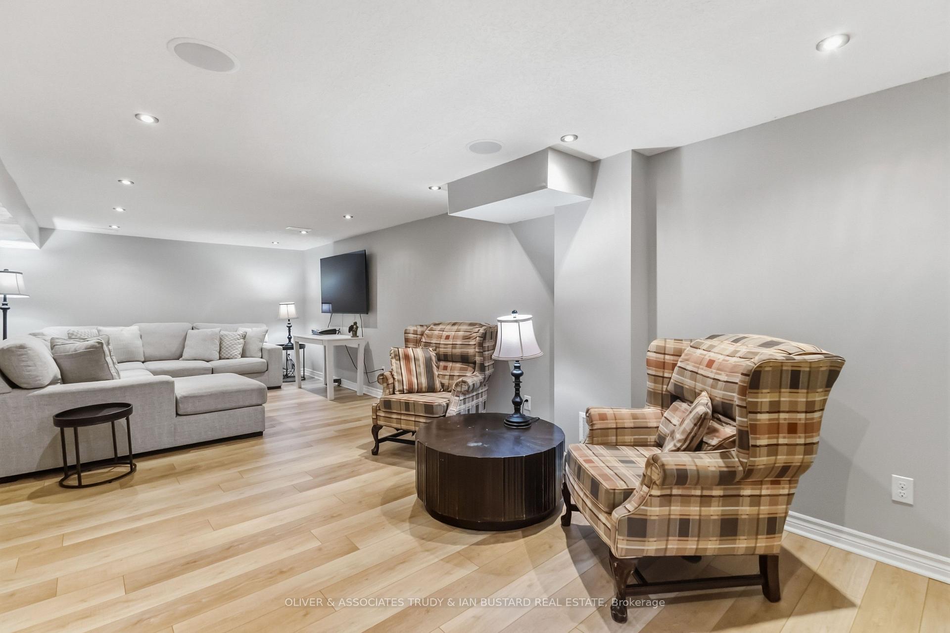 Photo 22 of 109 McMaster Drive E, London, South M — HOMEH
