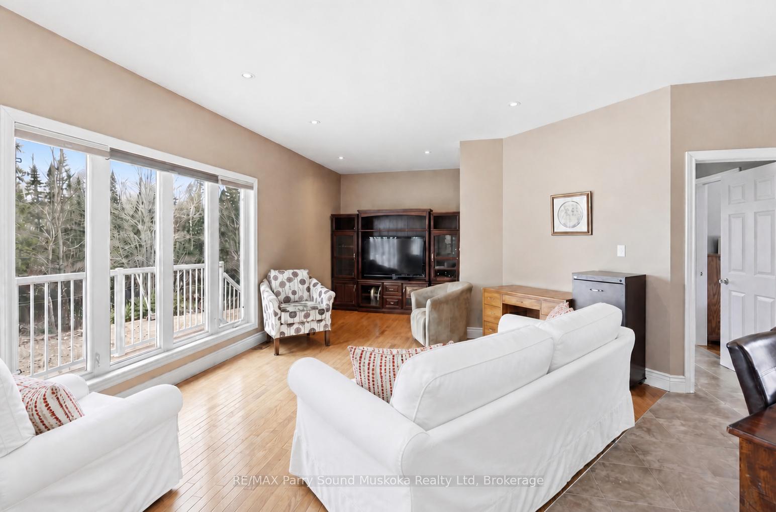 Photo 8 of 132 Lawson Drive, Kearney — HOMEH