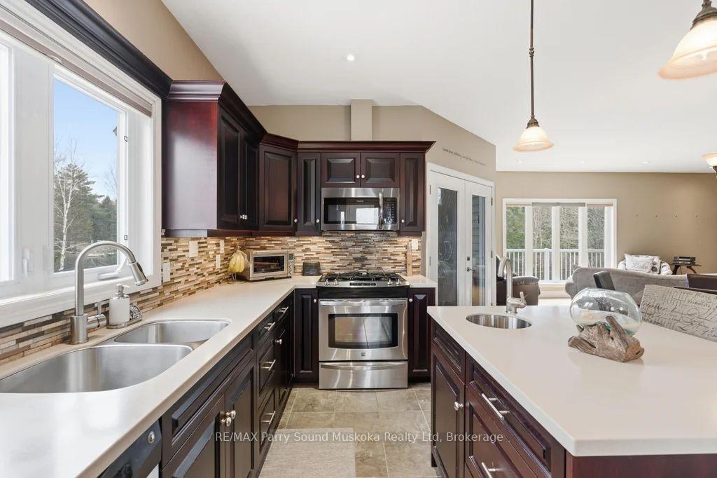 Photo 15 of 132 Lawson Drive, Kearney — HOMEH