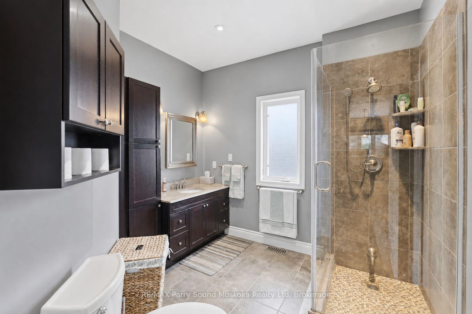 Photo 17 of 132 Lawson Drive, Kearney — HOMEH