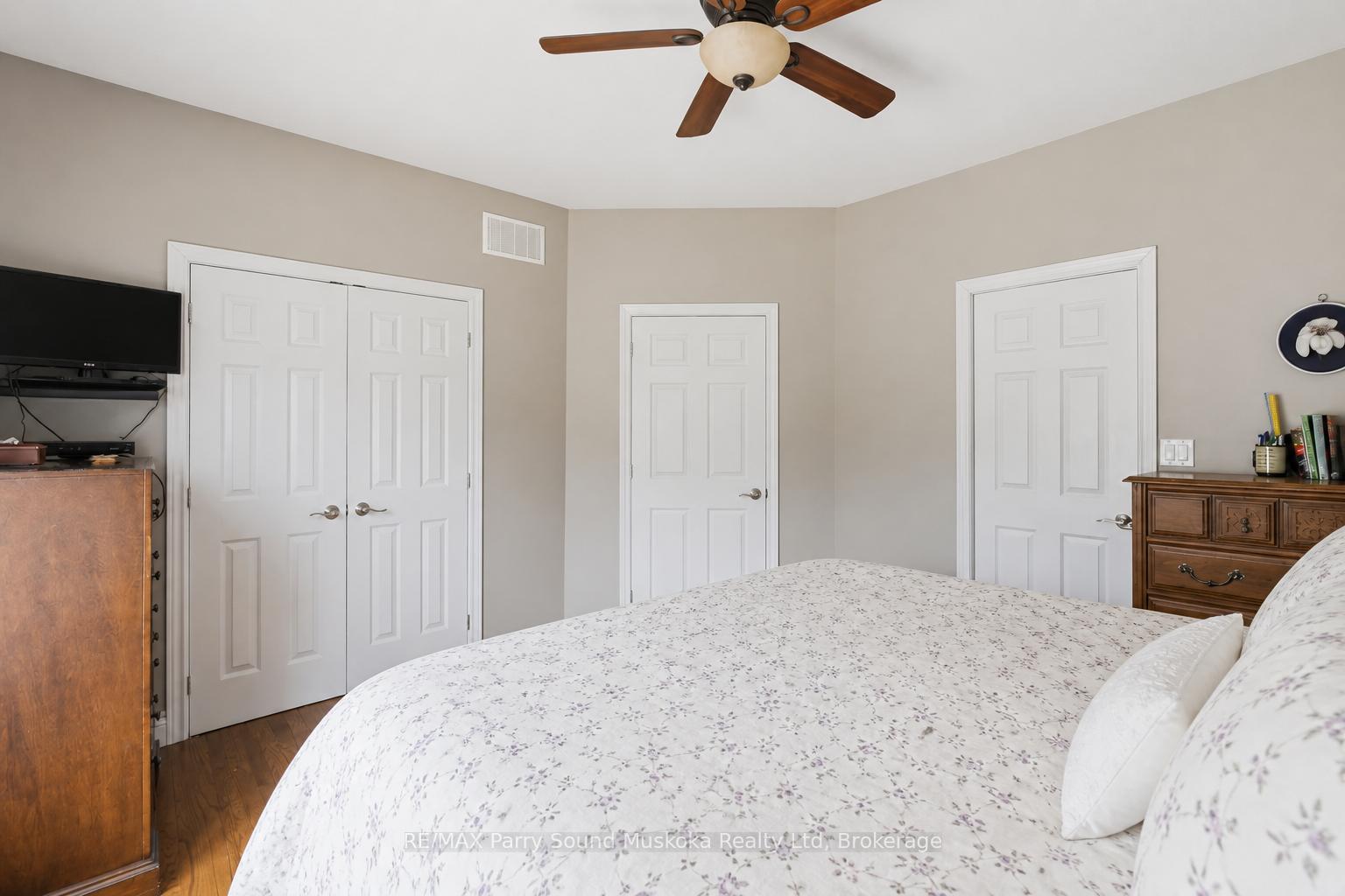Photo 19 of 132 Lawson Drive, Kearney — HOMEH