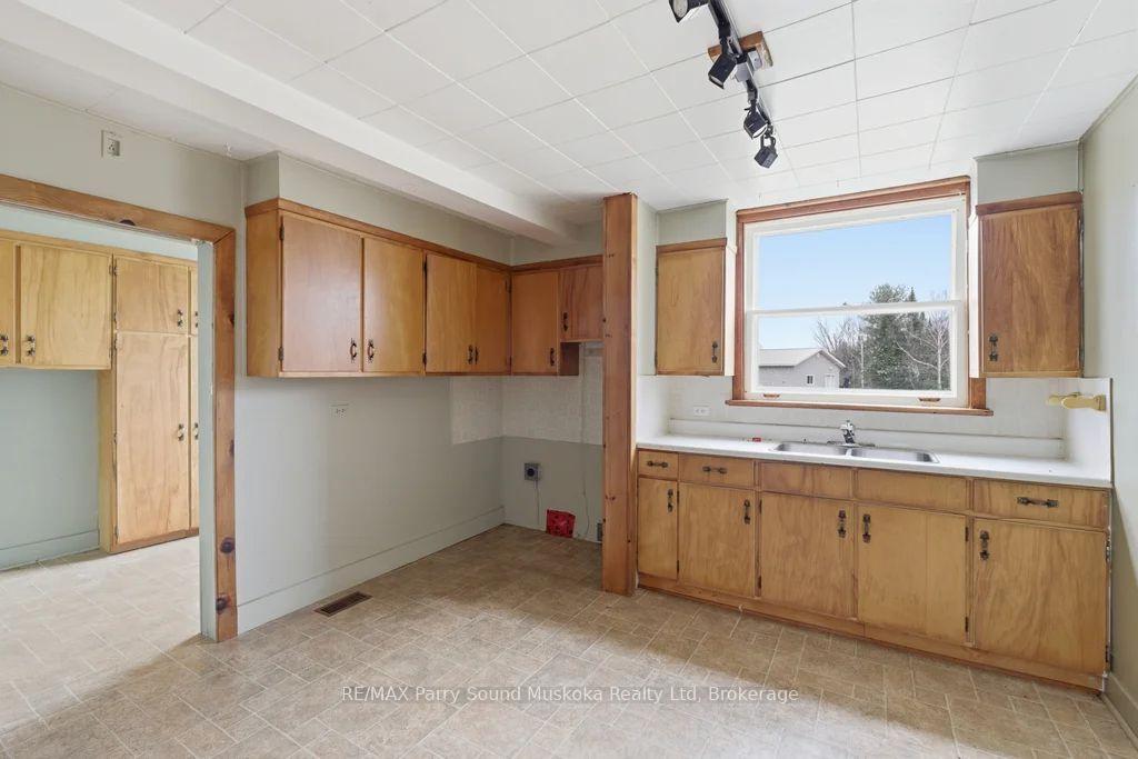Photo 32 of 132 Lawson Drive, Kearney — HOMEH