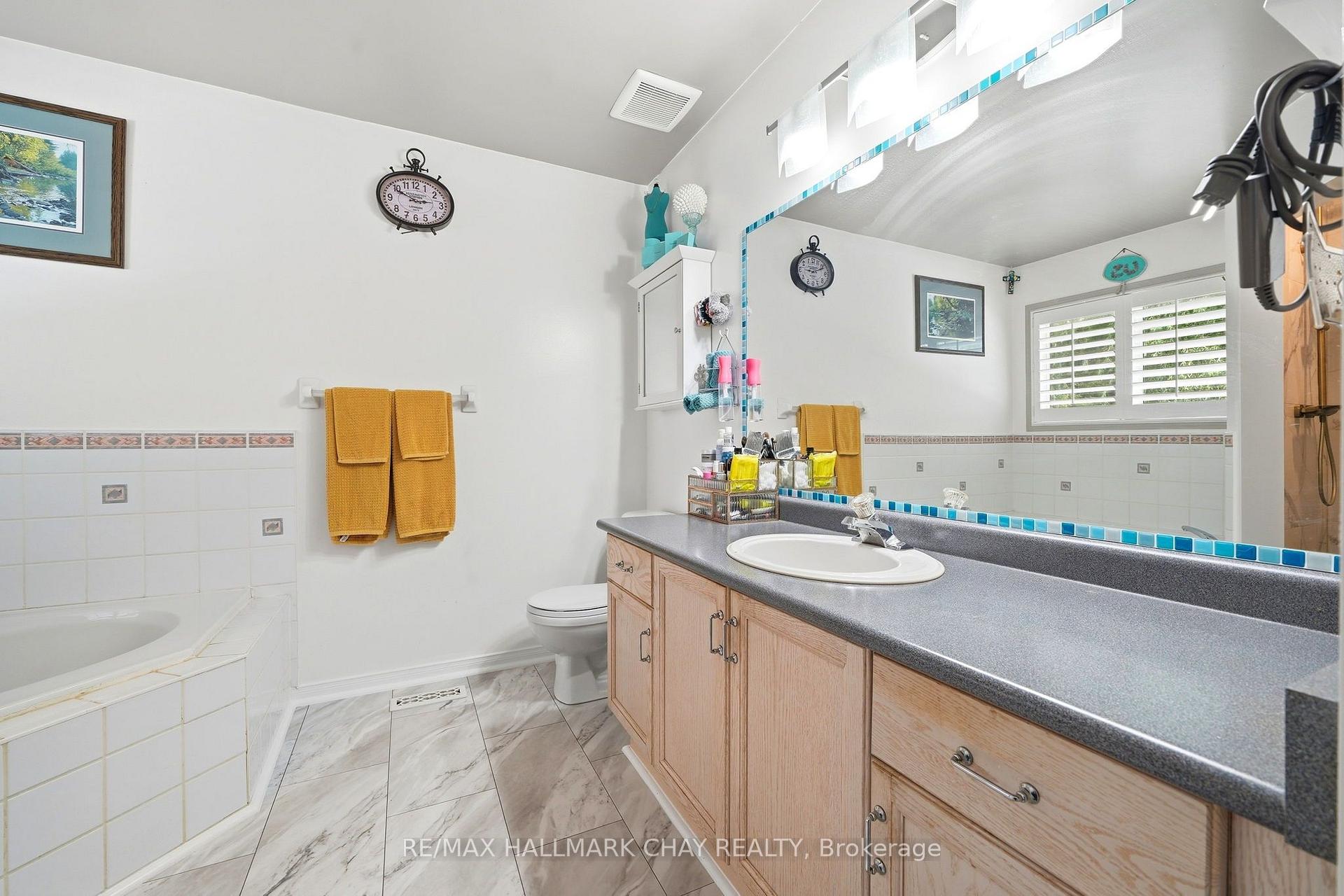 Photo 24 of 427 Haines Street, New Tecumseth, Beeton — HOMEH