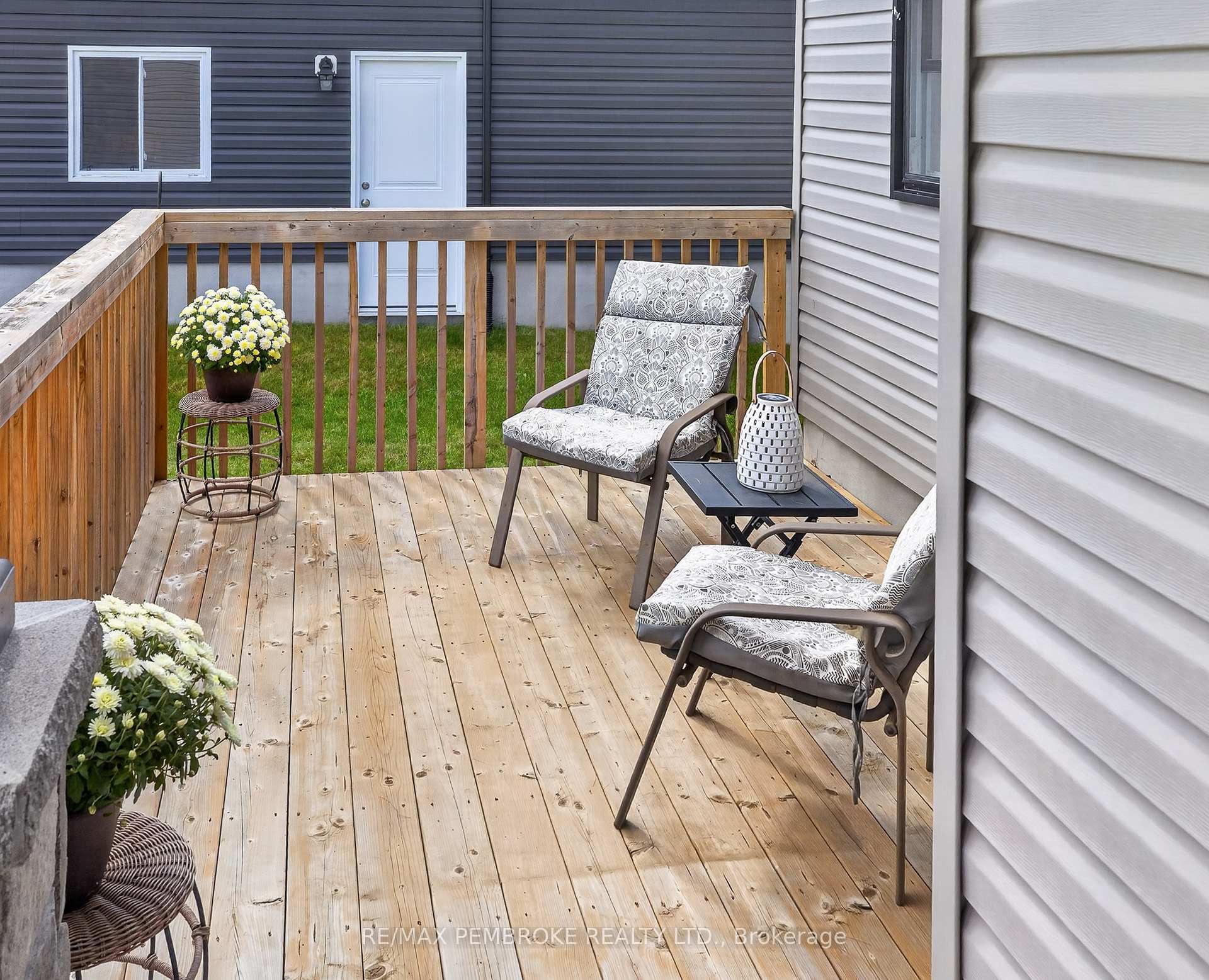 Photo 4 of 46 Terrance Drive, Petawawa, Petawawa — HOMEH