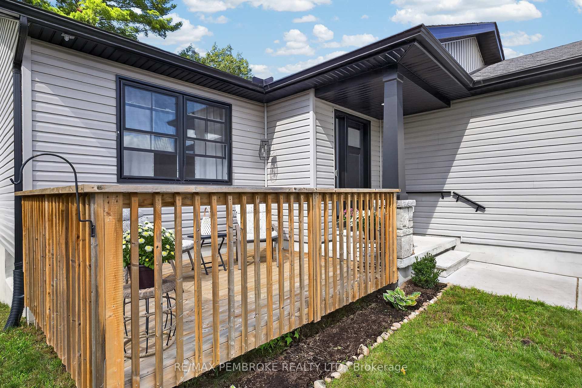 Photo 5 of 46 Terrance Drive, Petawawa, Petawawa — HOMEH