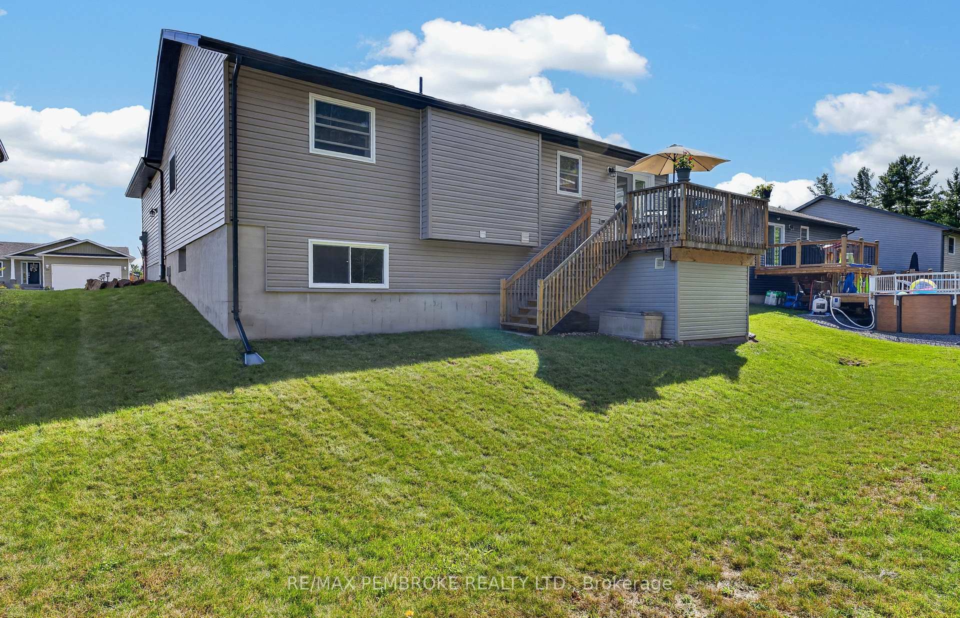 Photo 7 of 46 Terrance Drive, Petawawa, Petawawa — HOMEH