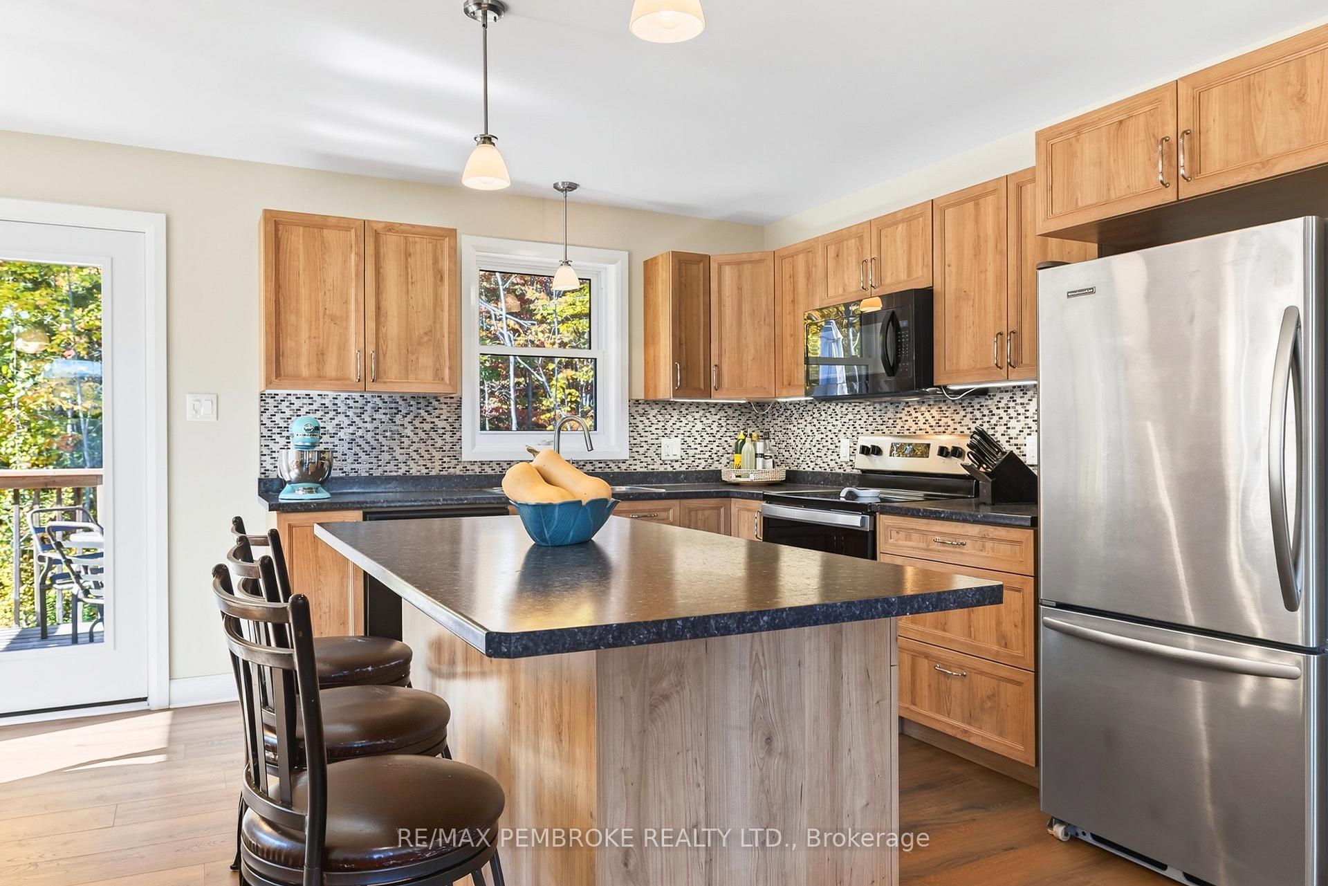 Photo 14 of 46 Terrance Drive, Petawawa, Petawawa — HOMEH
